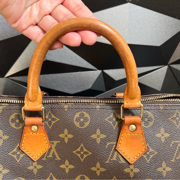 Authentic Louis Vuitton Speedy 30 - Picture 1 of 14